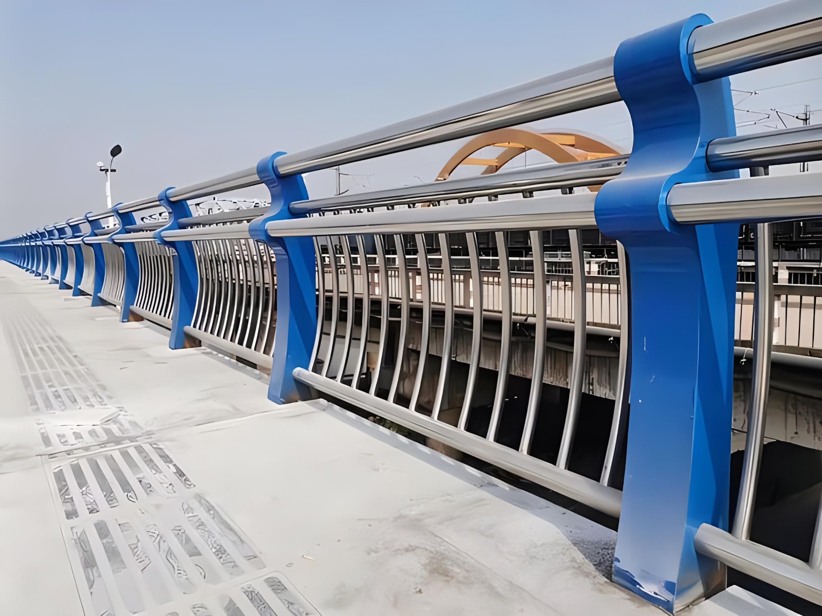 江北不锈钢复合管护栏制造工艺要求及其重要性