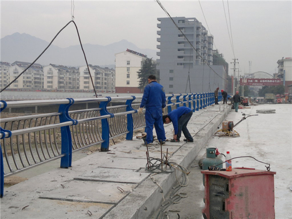 江北不锈钢桥梁护栏近期市场价格分析